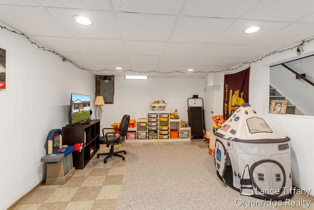 3225 Abington Drive Nw, City Of Walker, MI 49544