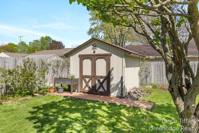 3225 Abington Drive Nw, City Of Walker, MI 49544