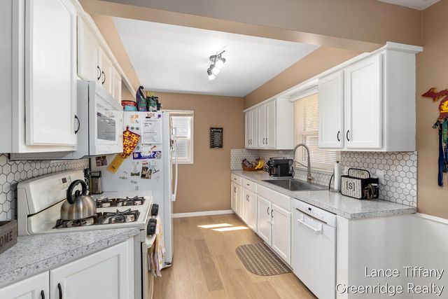 3225 Abington Drive Nw, City Of Walker, MI 49544