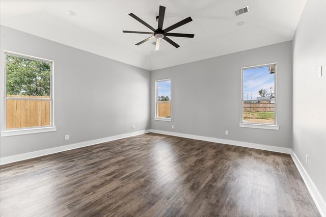 1109 Long Leaf Pine Street, Huffman, TX 77336