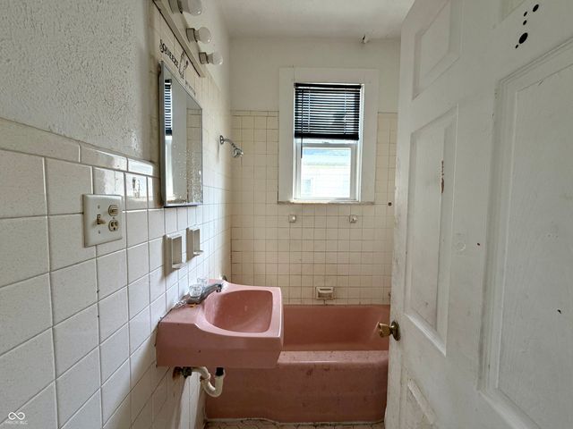 1405 W 4th Street, Anderson, IN 46016