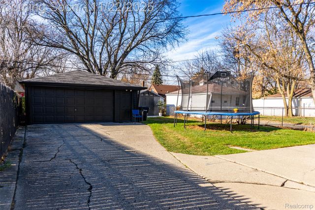 11769 W Parkway Street, Redford Charter Township, MI 48239