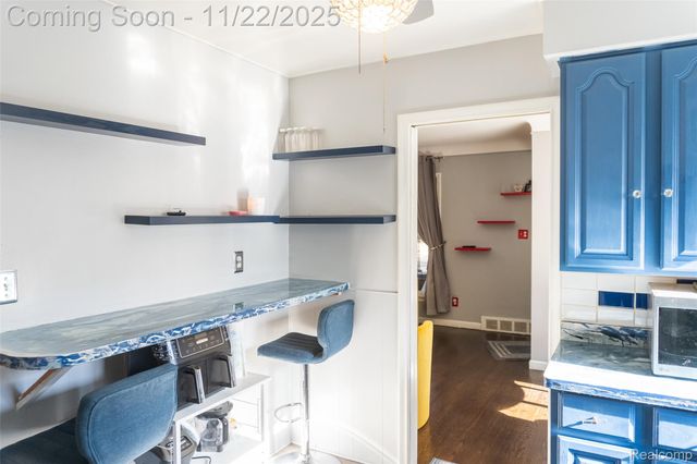 11769 W Parkway Street, Redford Charter Township, MI 48239