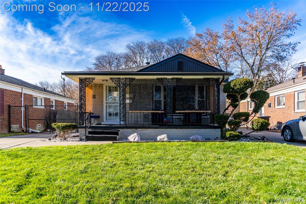 11769 W Parkway Street, Redford Charter Township, MI 48239