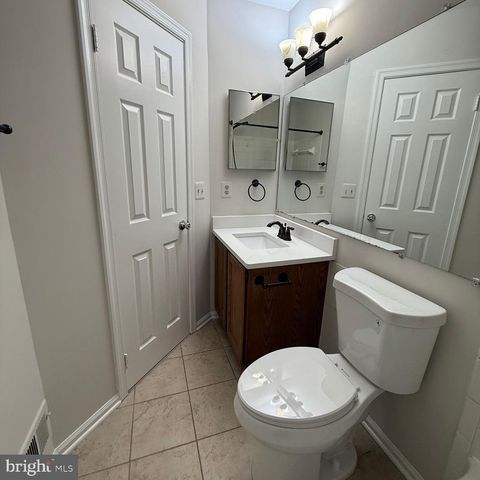 8442 SPRINGFIELD OAKS DR, Springfield, VA 22153