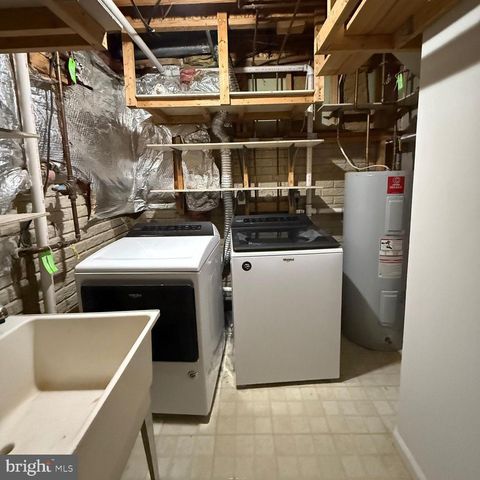 8442 SPRINGFIELD OAKS DR, Springfield, VA 22153