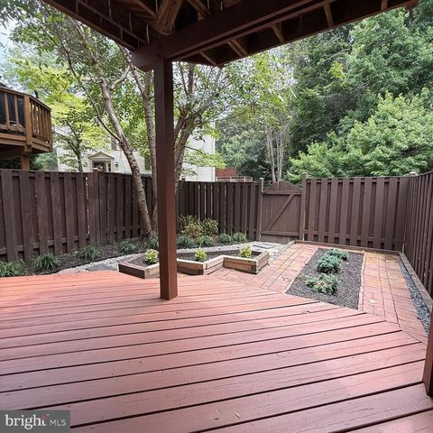 8442 SPRINGFIELD OAKS DR, Springfield, VA 22153