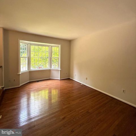 8442 SPRINGFIELD OAKS DR, Springfield, VA 22153