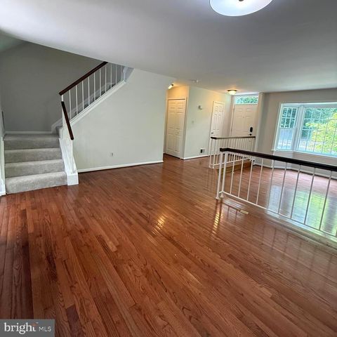 8442 SPRINGFIELD OAKS DR, Springfield, VA 22153