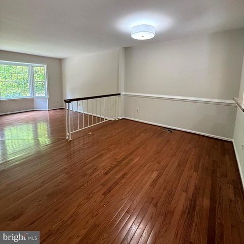 8442 SPRINGFIELD OAKS DR, Springfield, VA 22153