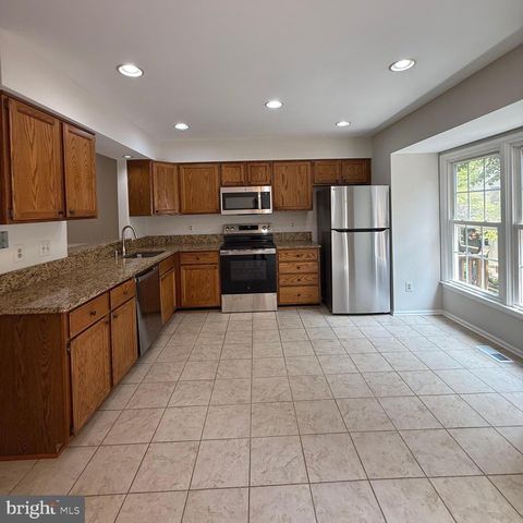 8442 SPRINGFIELD OAKS DR, Springfield, VA 22153