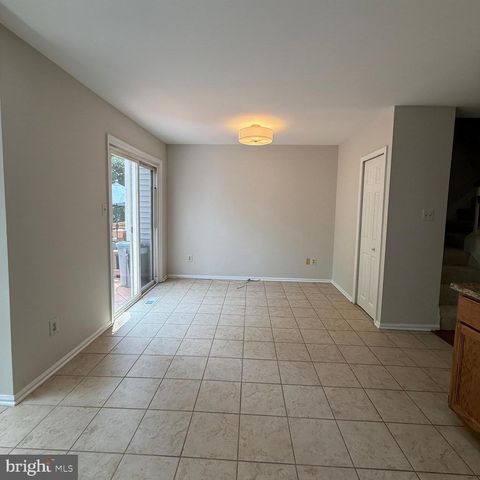 8442 SPRINGFIELD OAKS DR, Springfield, VA 22153
