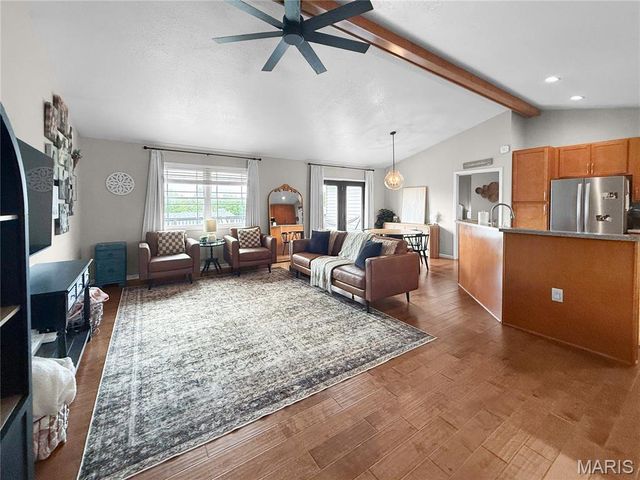 5687 Clear Creek Rd, Hannibal, MO 63401