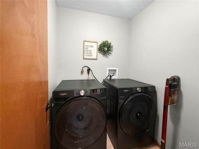 5687 Clear Creek Rd, Hannibal, MO 63401