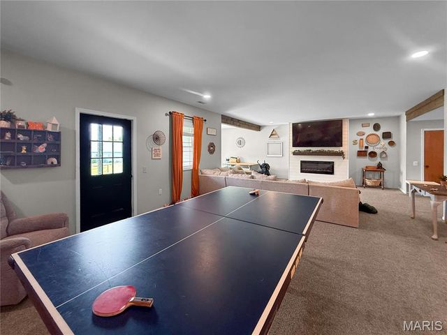 5687 Clear Creek Rd, Hannibal, MO 63401