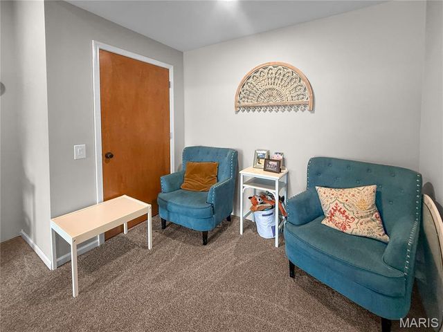 5687 Clear Creek Rd, Hannibal, MO 63401