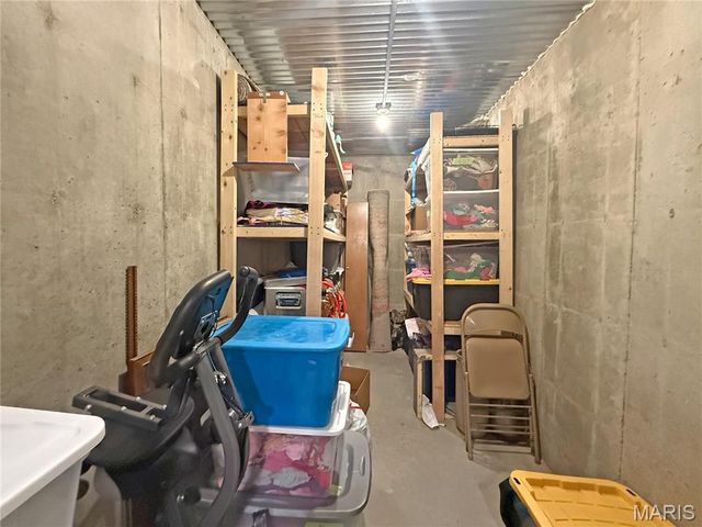 5687 Clear Creek Rd, Hannibal, MO 63401
