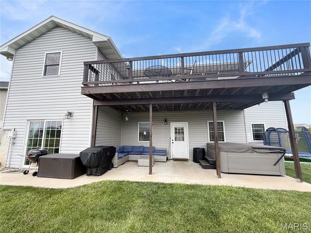 5687 Clear Creek Rd, Hannibal, MO 63401