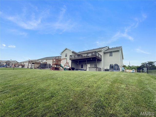5687 Clear Creek Rd, Hannibal, MO 63401
