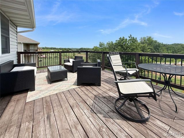 5687 Clear Creek Rd, Hannibal, MO 63401
