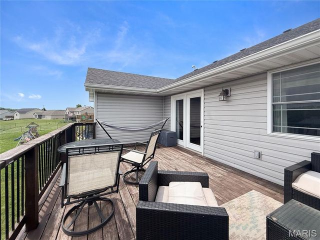 5687 Clear Creek Rd, Hannibal, MO 63401