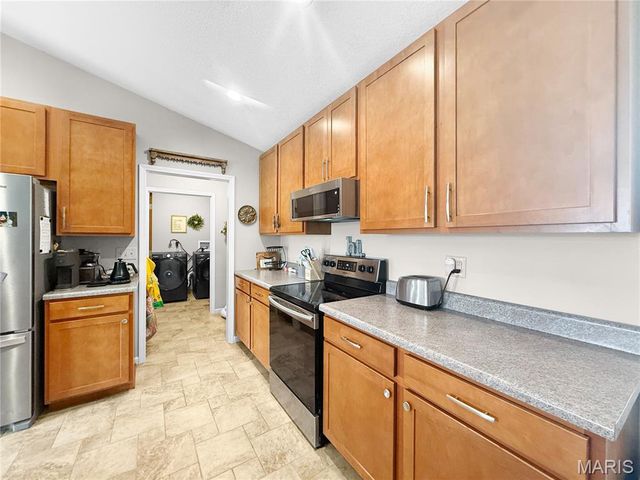 5687 Clear Creek Rd, Hannibal, MO 63401
