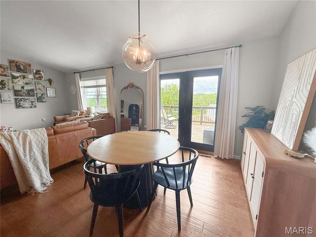 5687 Clear Creek Rd, Hannibal, MO 63401