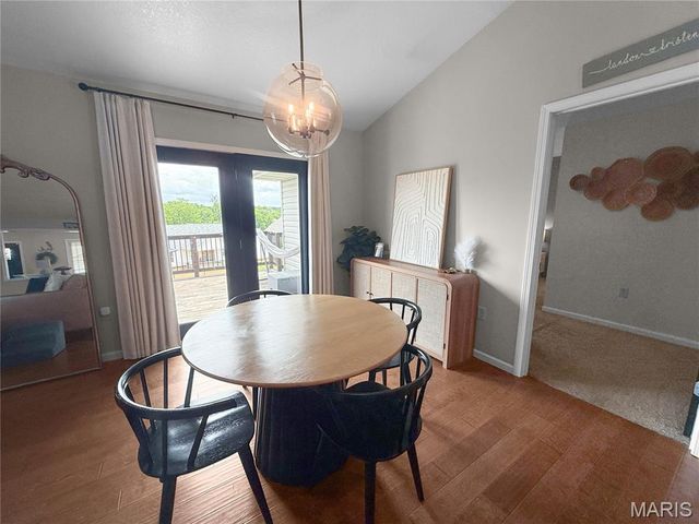 5687 Clear Creek Rd, Hannibal, MO 63401