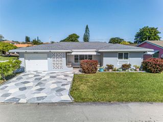 5013 NW 51st St, Tamarac, FL 33319