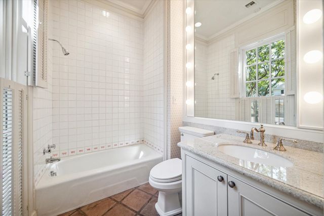 3665 Knollwood Street, Houston, TX 77019