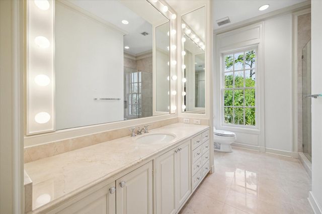 3665 Knollwood Street, Houston, TX 77019