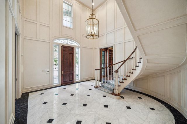 3665 Knollwood Street, Houston, TX 77019