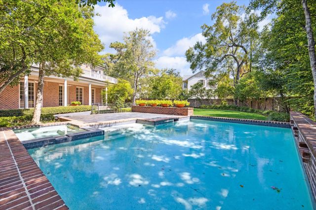 3665 Knollwood Street, Houston, TX 77019