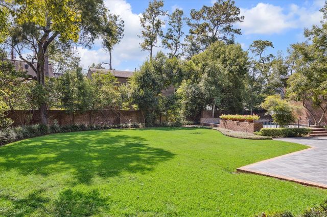 3665 Knollwood Street, Houston, TX 77019