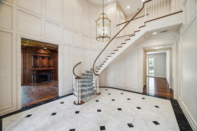 3665 Knollwood Street, Houston, TX 77019