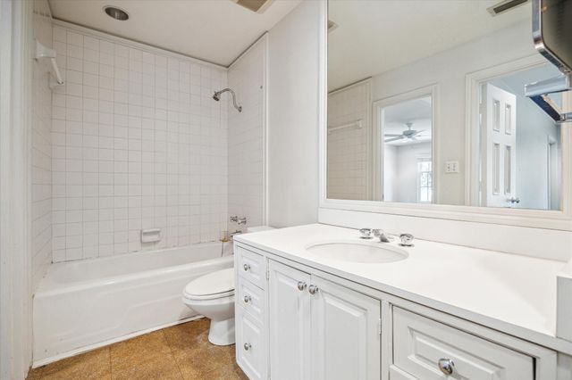 3665 Knollwood Street, Houston, TX 77019