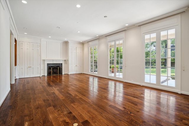 3665 Knollwood Street, Houston, TX 77019