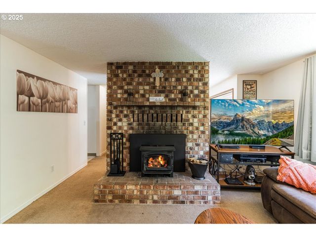31150 BROWNLEE Rd, Rainier, OR 97048