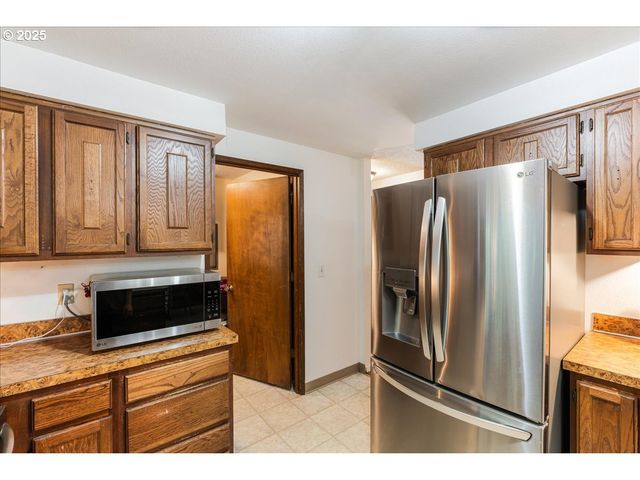 31150 BROWNLEE Rd, Rainier, OR 97048