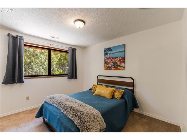 31150 BROWNLEE Rd, Rainier, OR 97048