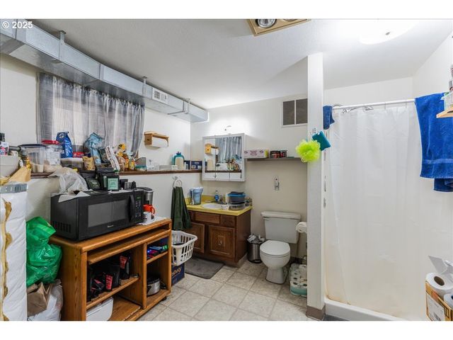 31150 BROWNLEE Rd, Rainier, OR 97048