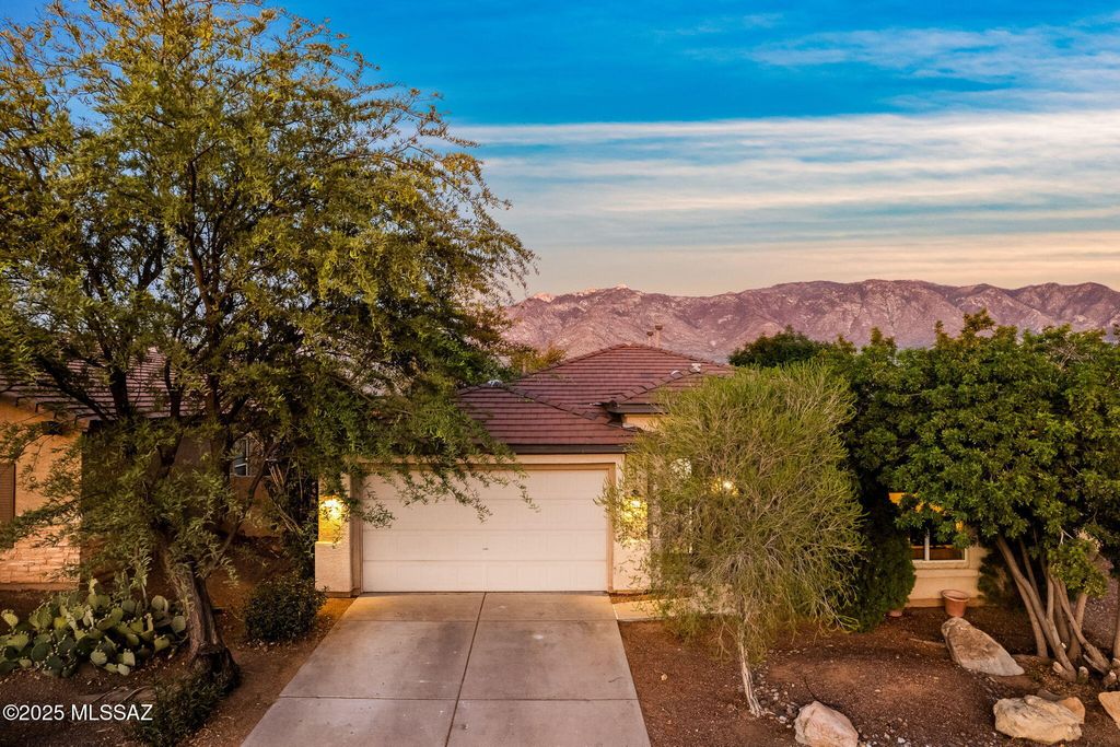 15032 N Twin Lakes Drive, Tucson, AZ 85739