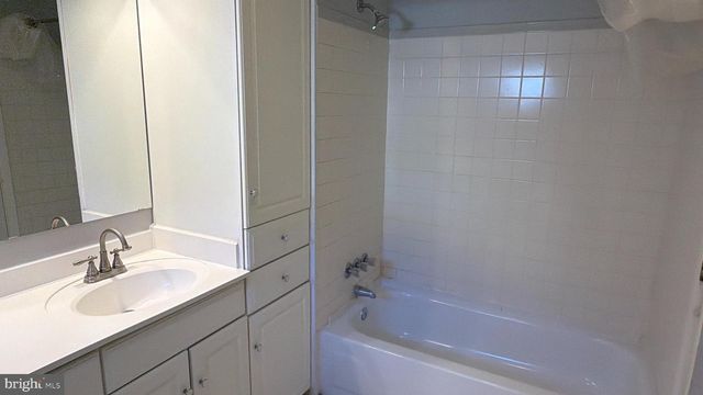 1826 E LOMBARD ST, Baltimore, MD 21231