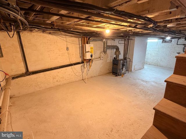 1826 E LOMBARD ST, Baltimore, MD 21231