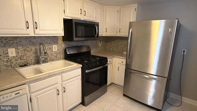 1826 E LOMBARD ST, Baltimore, MD 21231