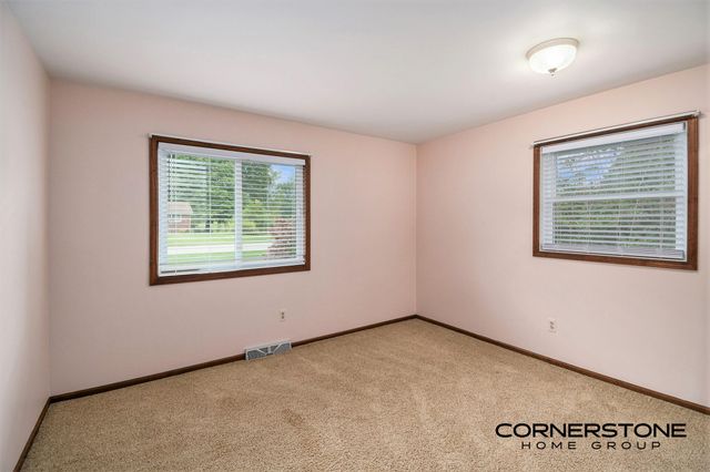 6515 Wahlfield Avenue Nw, Alpine Twp, MI 49321