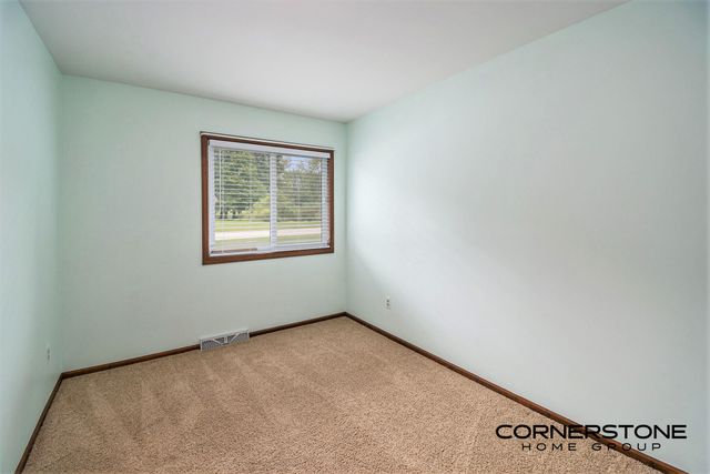 6515 Wahlfield Avenue Nw, Alpine Twp, MI 49321