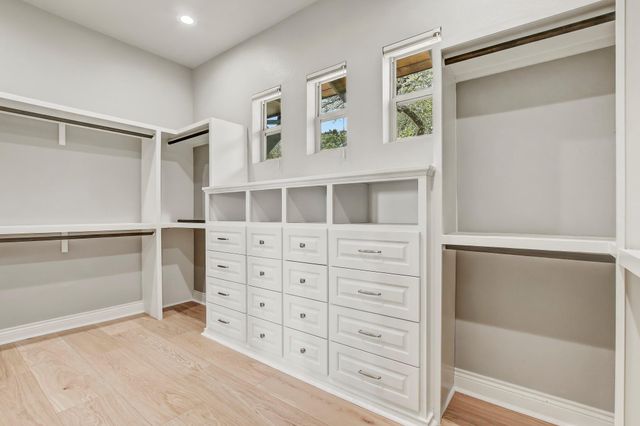 313 Angel Song CV, Spicewood, TX 78669