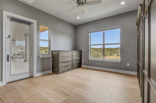 313 Angel Song CV, Spicewood, TX 78669