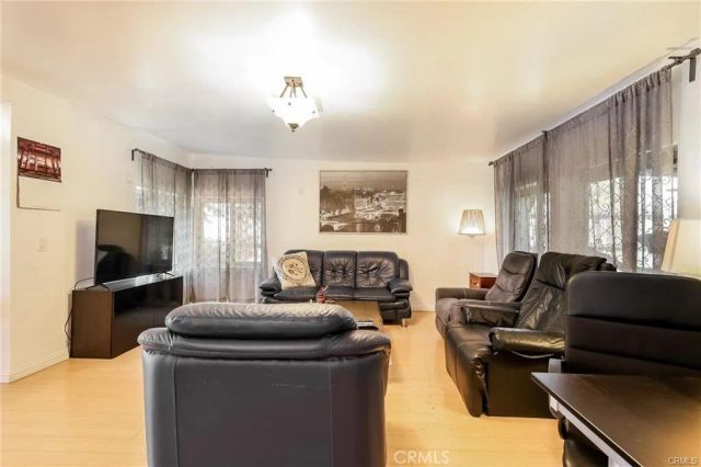 2010 Park Rose, Duarte, CA 91010
